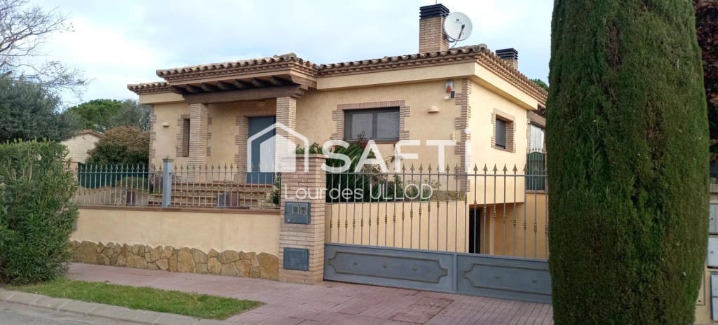 3 bedroom Villa for sale in Torroella de Fluvia with pool garage - € 499,000 (Ref: 9508733)