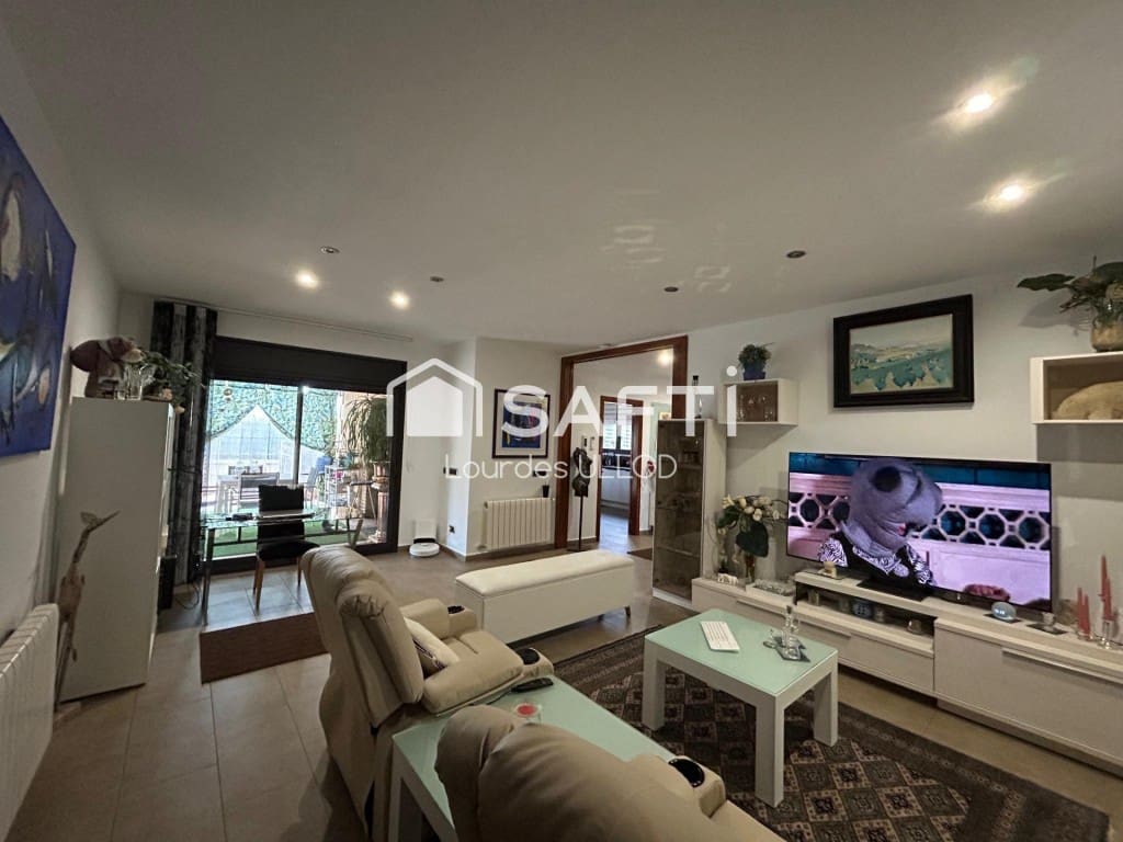 3 bedroom Villa for sale in Torroella de Fluvia with pool garage - € 499,000 (Ref: 9508733)