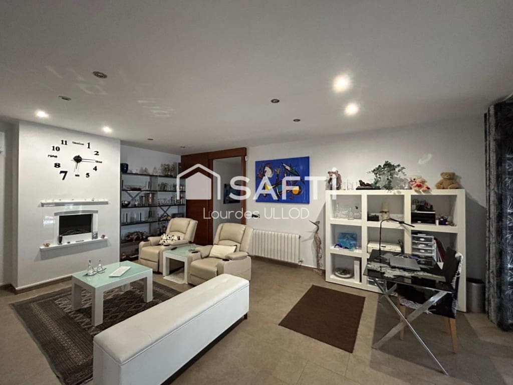 3 bedroom Villa for sale in Torroella de Fluvia with pool garage - € 499,000 (Ref: 9508733)