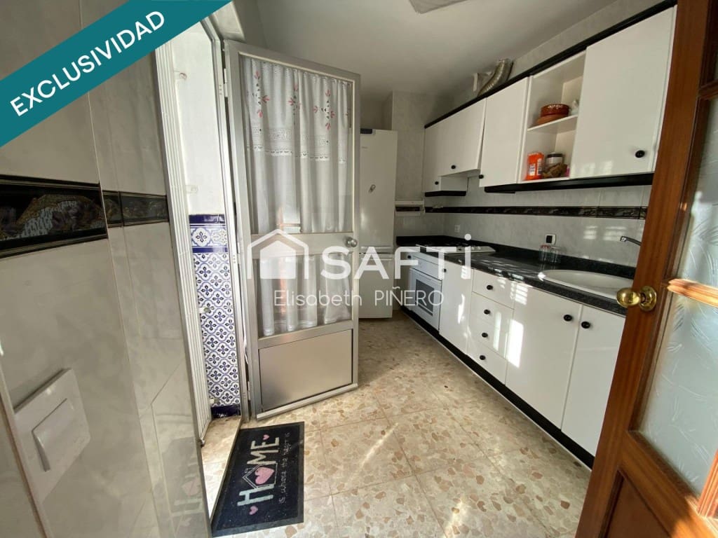 4 slaapkamer Rijtjeshuis te koop in Montijo met garage - € 110.000 (Ref: 9513334)