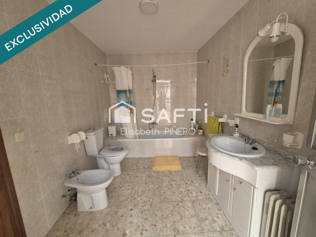 4 slaapkamer Rijtjeshuis te koop in Montijo met garage - € 110.000 (Ref: 9513334)