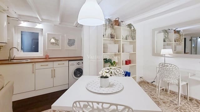 Commercial for sale in El Raval, Barcelona city - € 320,000 (Ref: 9513338)