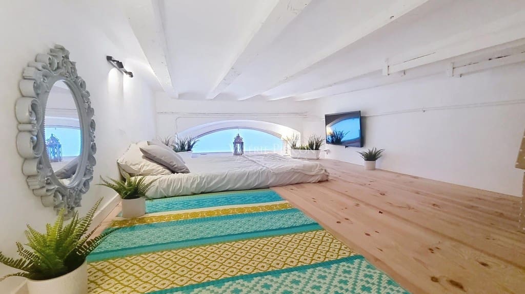 Commercial for sale in Barcelona city - € 320,000 (Ref: 9513338)