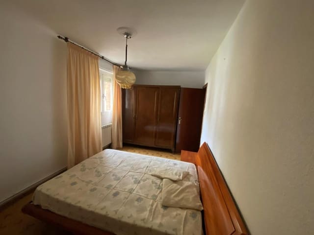 Apartamento de 3 habitaciones en Lucero, Madrid ciudad en venta - 250.000 € (Ref: 9513342)