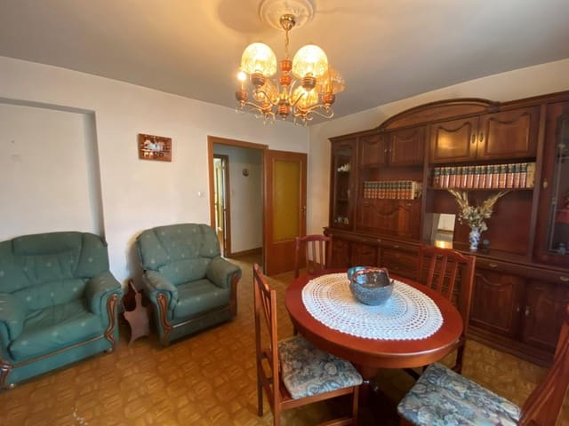 Apartamento de 3 habitaciones en Lucero, Madrid ciudad en venta - 250.000 € (Ref: 9513342)