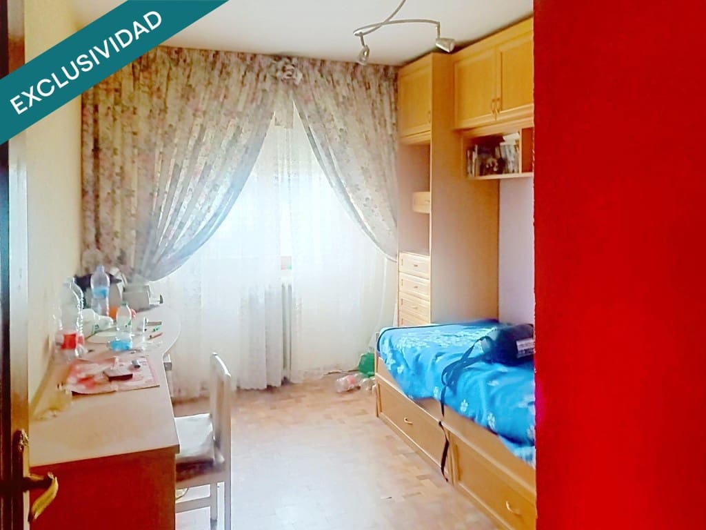 Apartamento de 3 habitaciones en La Pola de Gordón en venta con garaje - 54.769 € (Ref: 9518771)
