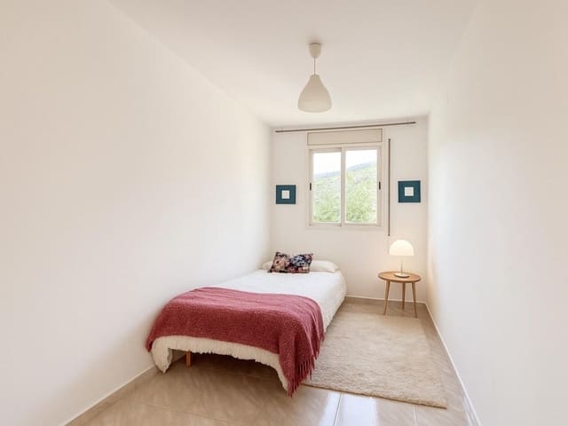 Adosado de 5 habitaciones en Sitges en venta con piscina - 495.000 € (Ref: 9518775)