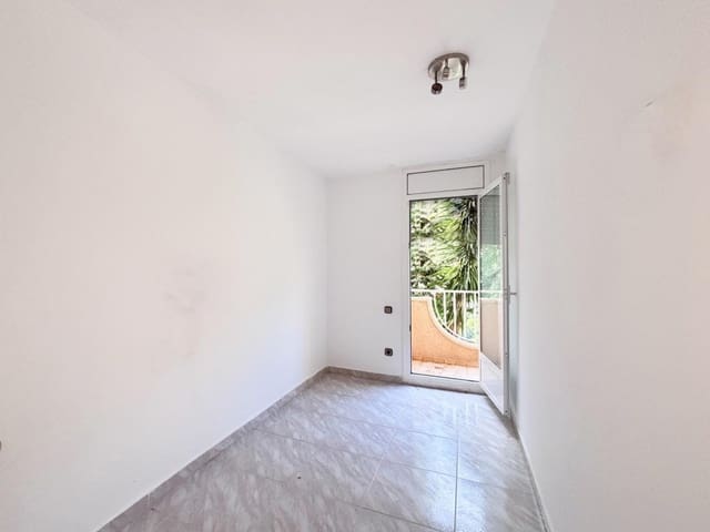 Adosado de 5 habitaciones en Sitges en venta con piscina - 495.000 € (Ref: 9518775)