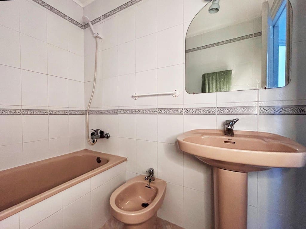 Adosado de 5 habitaciones en Sitges en venta con piscina - 495.000 € (Ref: 9518775)