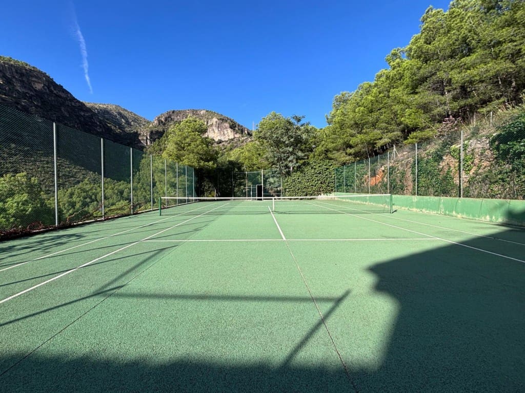 Adosado de 5 habitaciones en Sitges en venta con piscina - 495.000 € (Ref: 9518775)