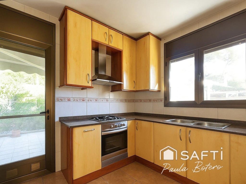 Chalet de 4 habitaciones en Olivella en venta - 375.000 € (Ref: 9518777)