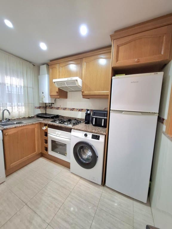 2 bedroom Apartment for sale in Oropesa  with pool garage - € 135,000 (Ref: 9518779)