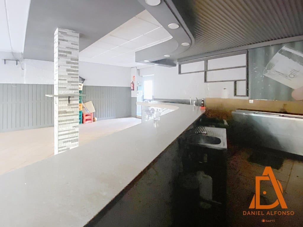 Commercieel te koop in San Martin del Rey Aurelio - € 75.000 (Ref: 9524120)