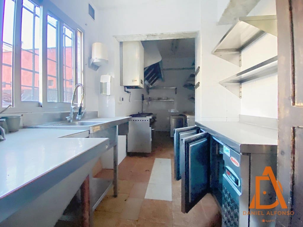 Commercieel te koop in San Martin del Rey Aurelio - € 75.000 (Ref: 9524120)