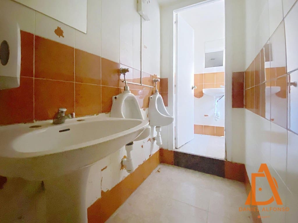 Commercieel te koop in San Martin del Rey Aurelio - € 75.000 (Ref: 9524120)