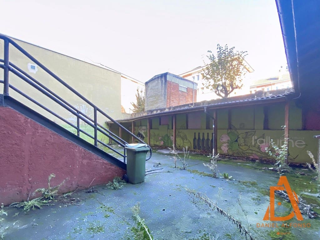 Commercieel te koop in San Martin del Rey Aurelio - € 75.000 (Ref: 9524120)