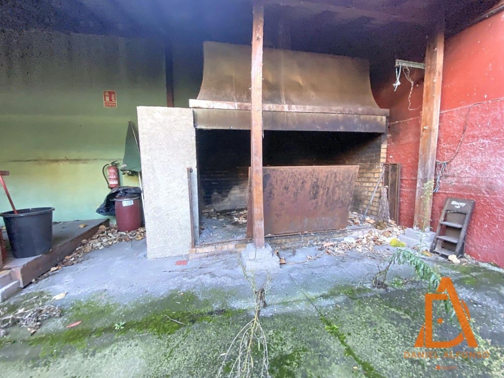 Commercieel te koop in San Martin del Rey Aurelio - € 75.000 (Ref: 9524120)