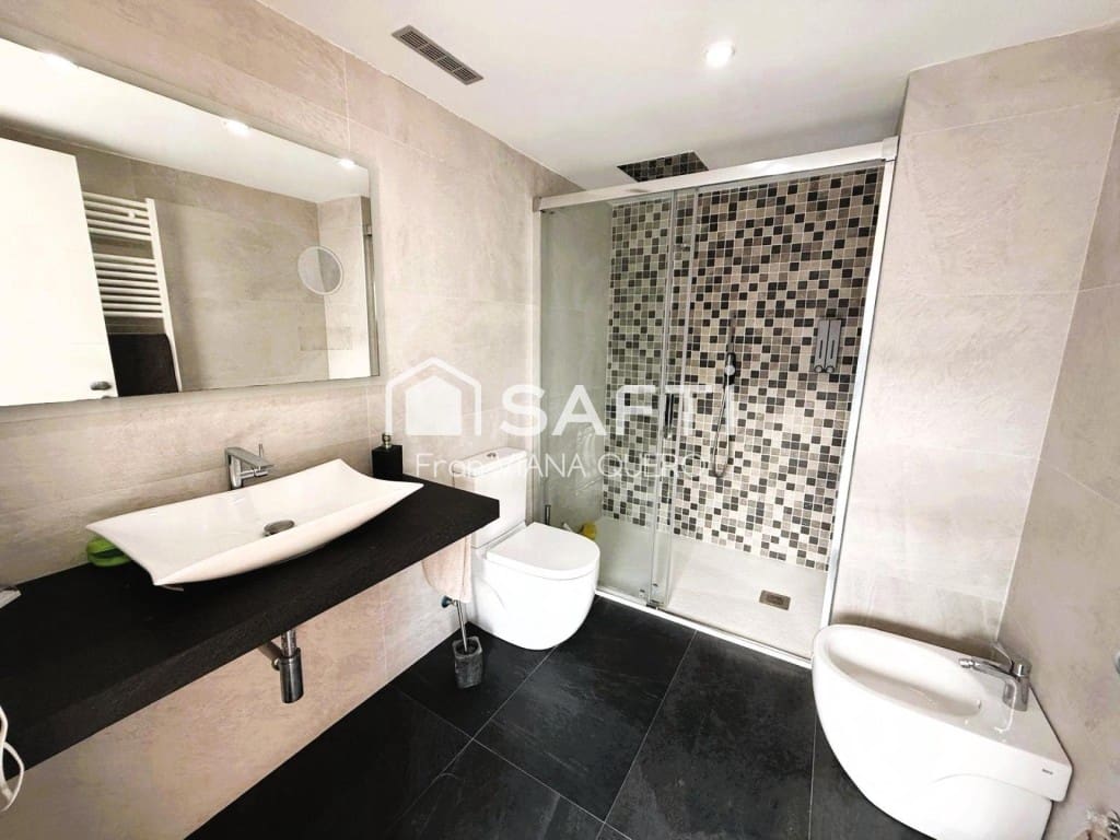 4 soveværelse Villa til salg i Sant Andreu de Llavaneres med garage - € 615.000 (Ref: 9524122)