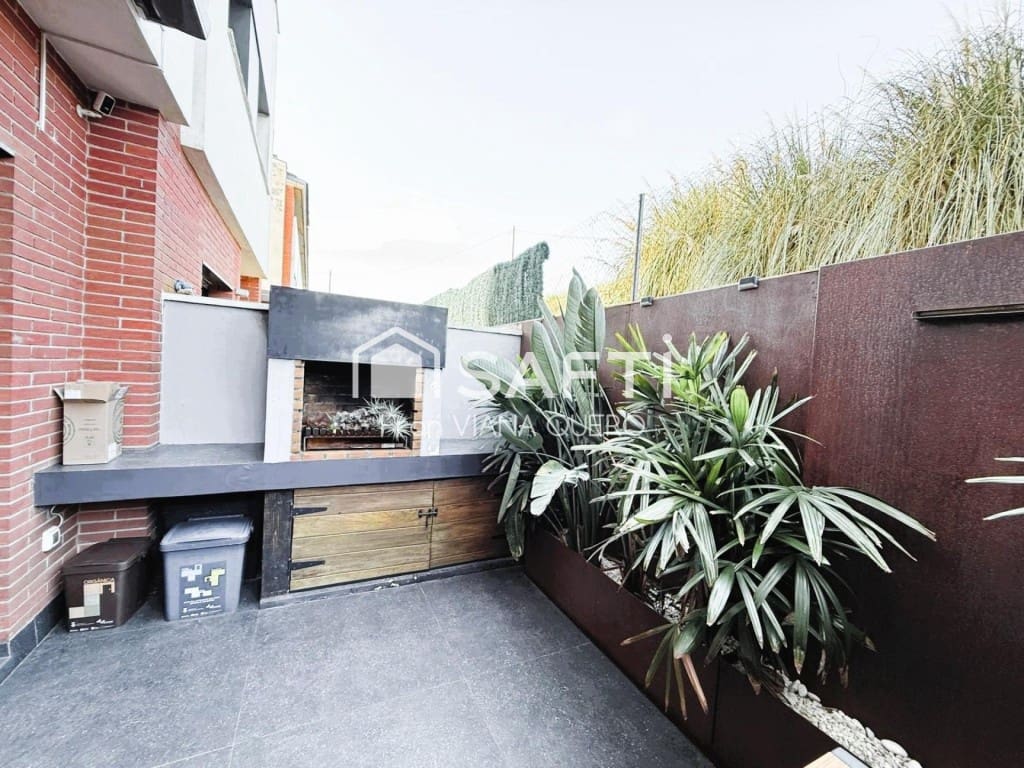 4 soveværelse Villa til salg i Sant Andreu de Llavaneres med garage - € 615.000 (Ref: 9524122)