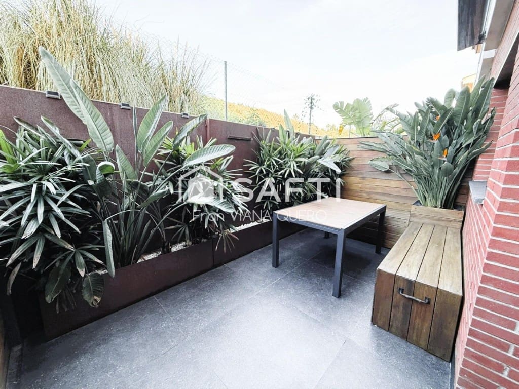 4 soveværelse Villa til salg i Sant Andreu de Llavaneres med garage - € 615.000 (Ref: 9524122)