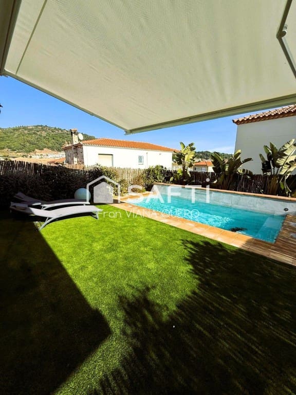 3 bedroom Villa for sale in Pineda de Mar with pool garage - € 679,000 (Ref: 9524123)