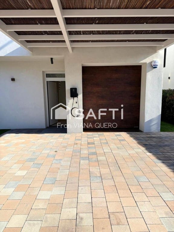 3 bedroom Villa for sale in Pineda de Mar with pool garage - € 679,000 (Ref: 9524123)