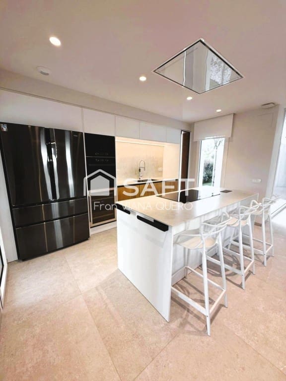 3 bedroom Villa for sale in Pineda de Mar with pool garage - € 679,000 (Ref: 9524123)