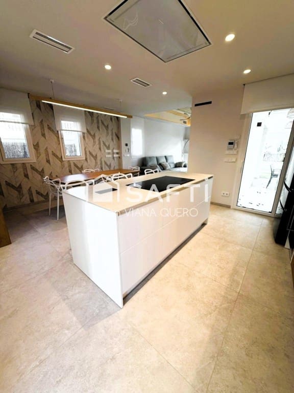 3 bedroom Villa for sale in Pineda de Mar with pool garage - € 679,000 (Ref: 9524123)