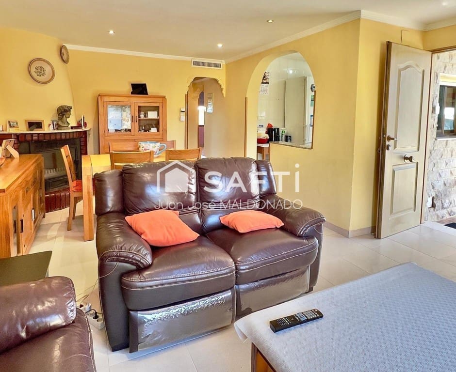 3 bedroom Villa for sale in Benicarlo - € 198,000 (Ref: 9524125)