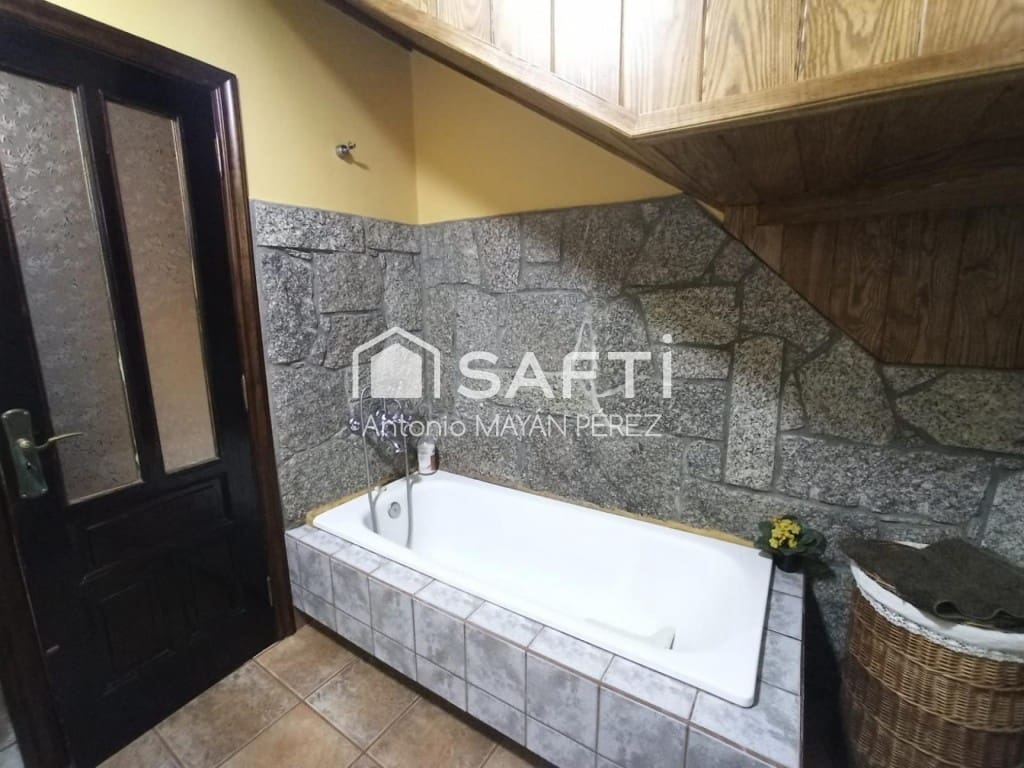 3 soveværelse Villa til salg i Ribeira med garage - € 300.000 (Ref: 9524129)