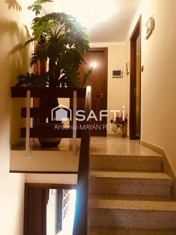 5 soveværelse Villa til salg i Ribeira med garage - € 269.000 (Ref: 9524130)