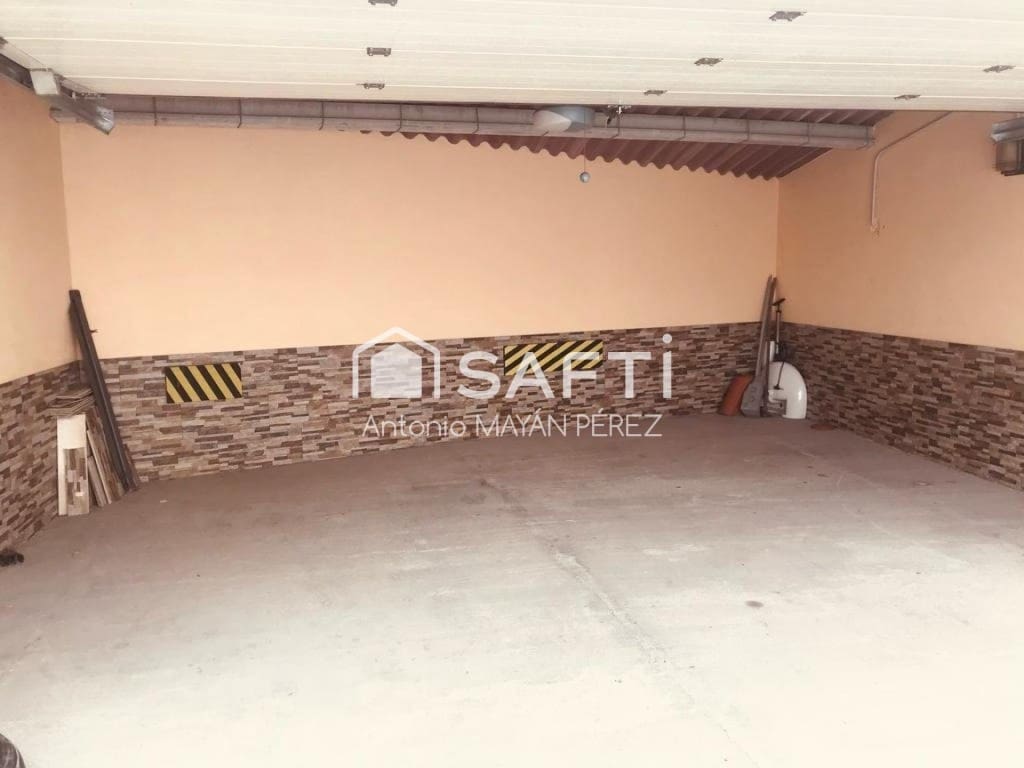 5 soveværelse Villa til salg i Ribeira med garage - € 269.000 (Ref: 9524130)