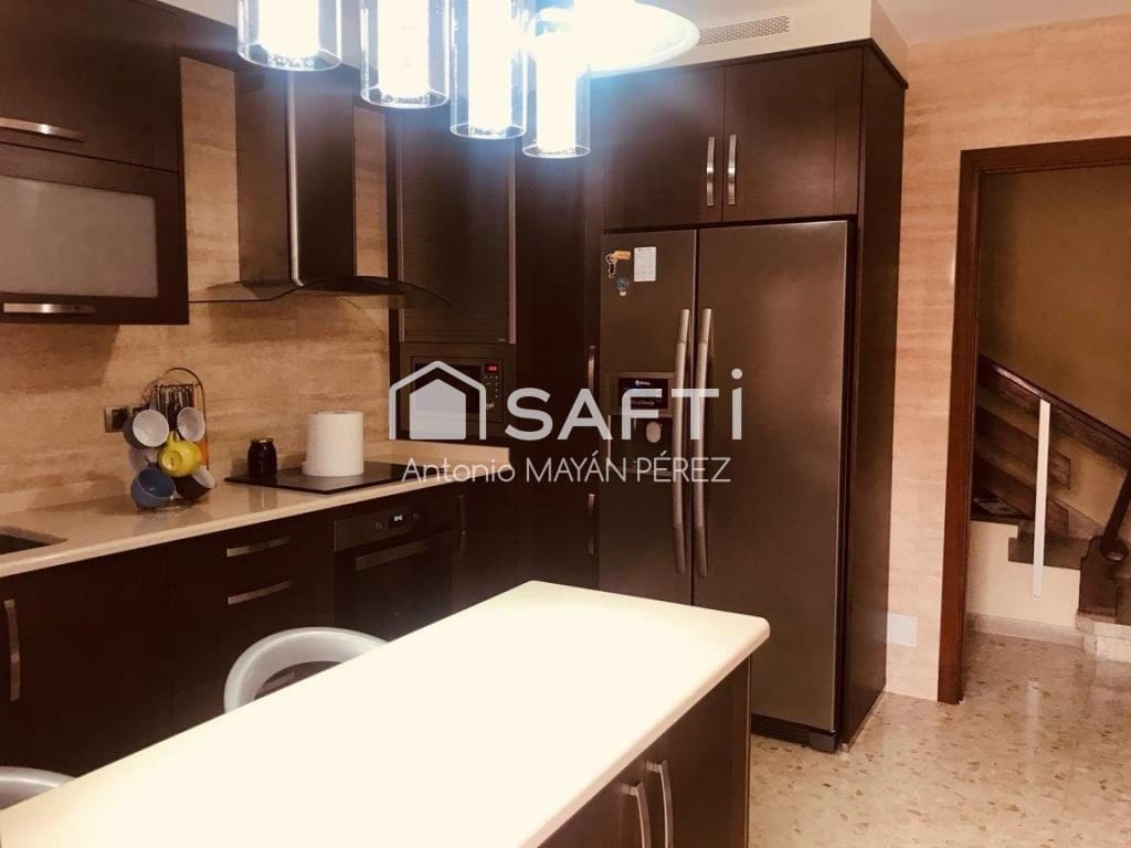 5 soveværelse Villa til salg i Ribeira med garage - € 269.000 (Ref: 9524130)