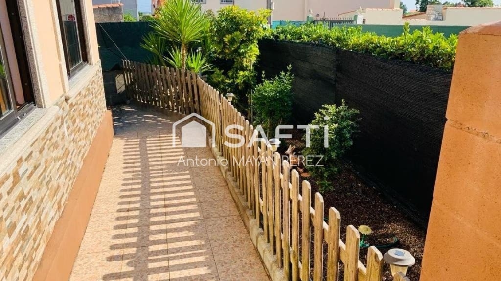 5 soveværelse Villa til salg i Ribeira med garage - € 269.000 (Ref: 9524130)