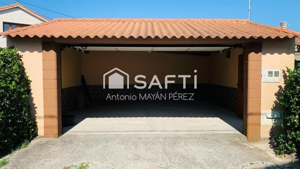 5 soveværelse Villa til salg i Ribeira med garage - € 269.000 (Ref: 9524130)