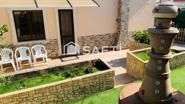 5 soveværelse Villa til salg i Ribeira med garage - € 269.000 (Ref: 9524130)