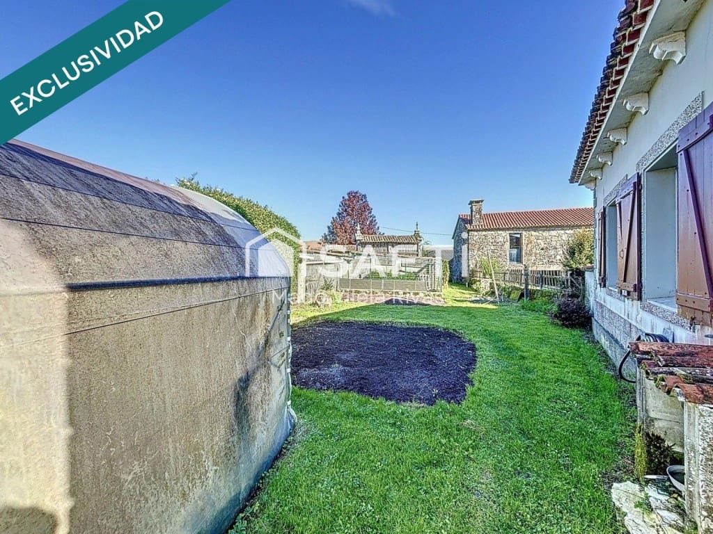 7 soveværelse Villa til salg i Ames med garage - € 245.000 (Ref: 9524131)