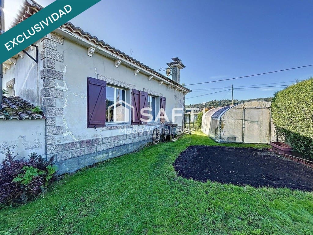 7 soveværelse Villa til salg i Ames med garage - € 245.000 (Ref: 9524131)