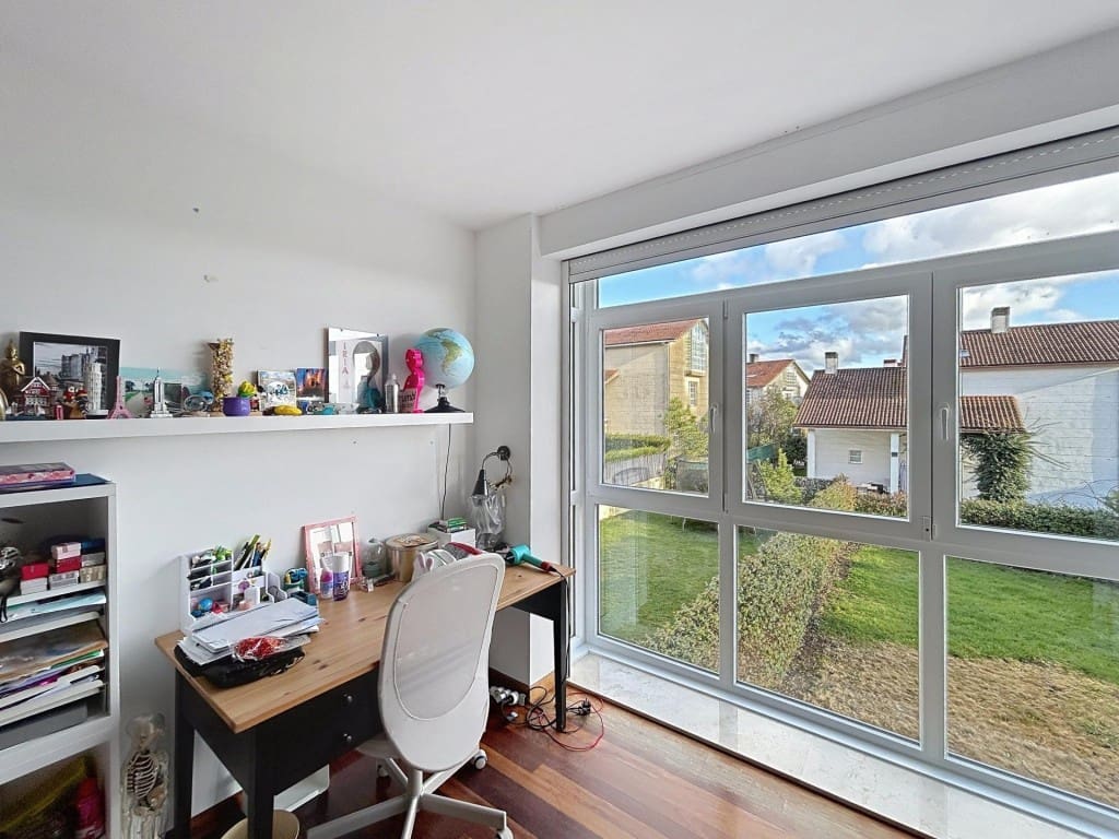 4 quarto Moradia em Banda para venda em Ames com piscina - 372 000 € (Ref: 9524132)