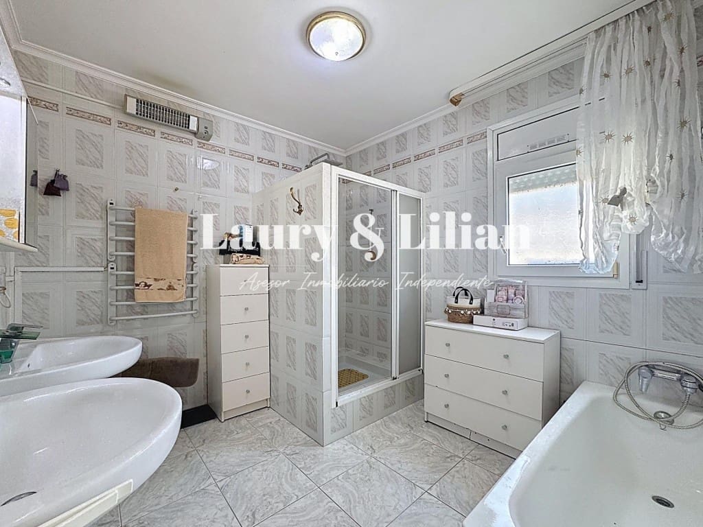 4 soverom Villa til salgs i Empuriabrava med svømmebasseng garasje - € 625 000 (Ref: 9524134)