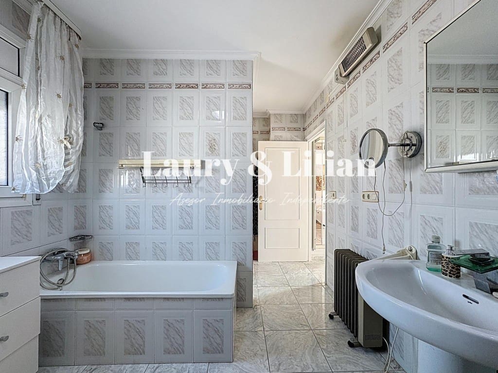 4 soverom Villa til salgs i Empuriabrava med svømmebasseng garasje - € 625 000 (Ref: 9524134)