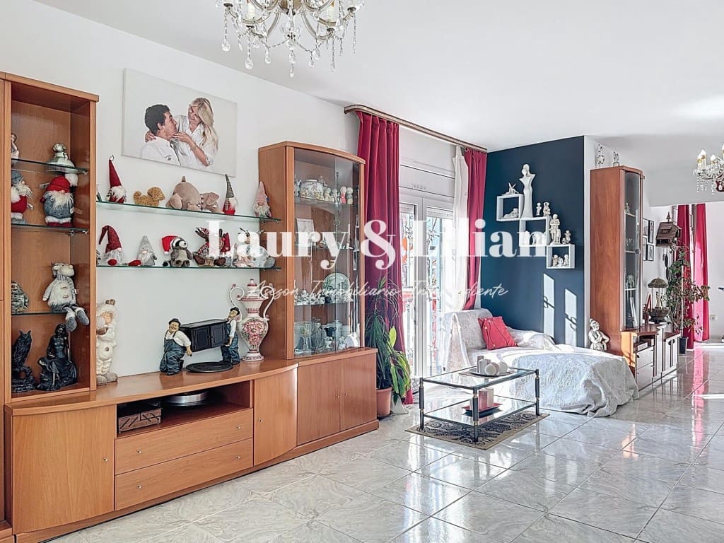 4 soverom Villa til salgs i Empuriabrava med svømmebasseng garasje - € 625 000 (Ref: 9524134)