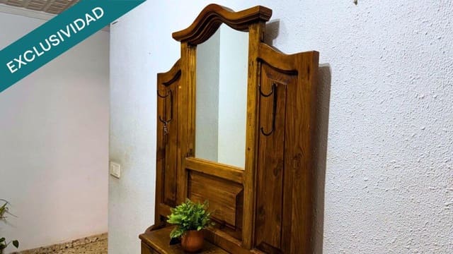 3 bedroom Apartment for sale in Carolinas Altas, Alicante / Alacant city - € 149,000 (Ref: 9524137)