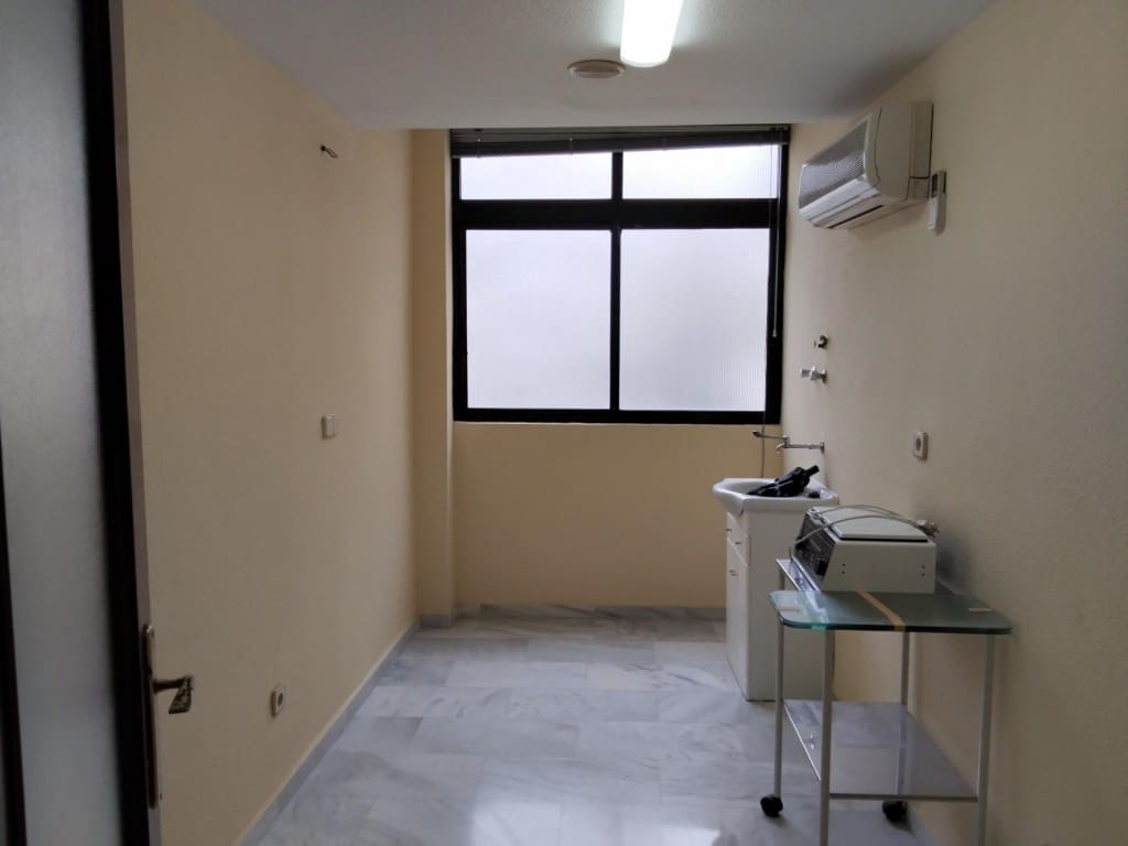 3 bedroom Apartment for sale in Almunecar - € 295,000 (Ref: 9524139)