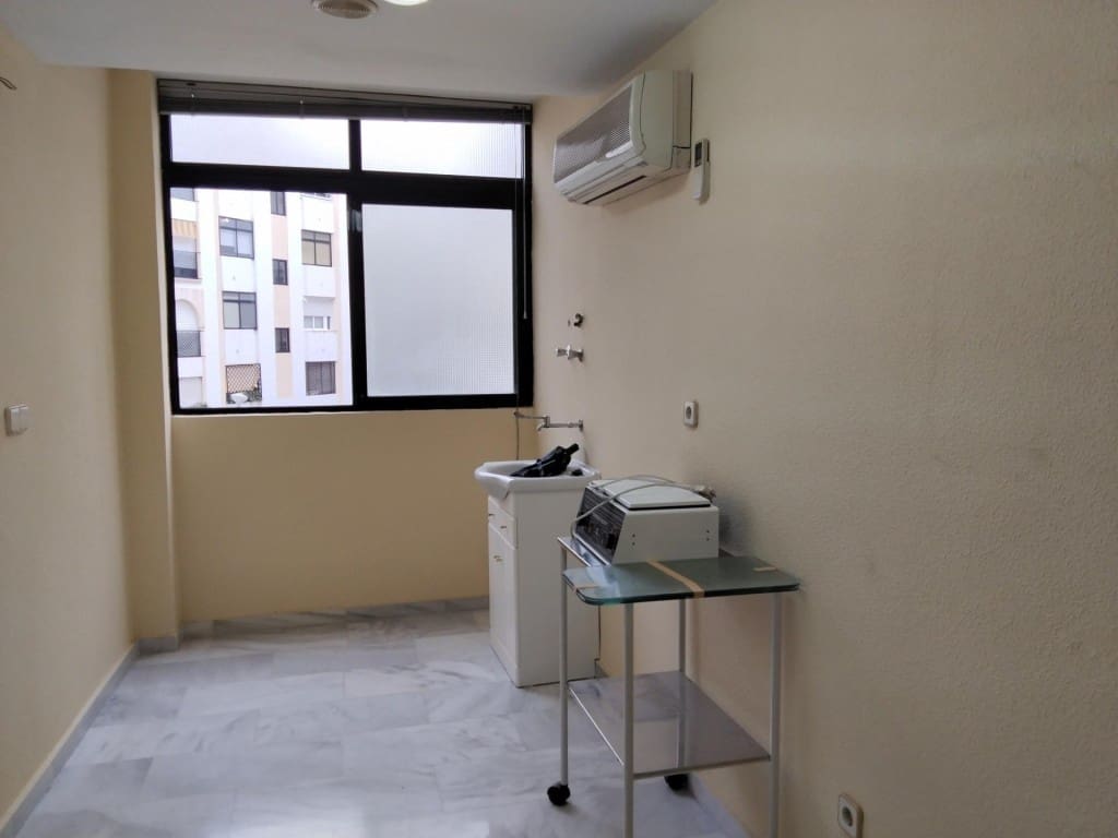 3 bedroom Apartment for sale in Almunecar - € 295,000 (Ref: 9524139)