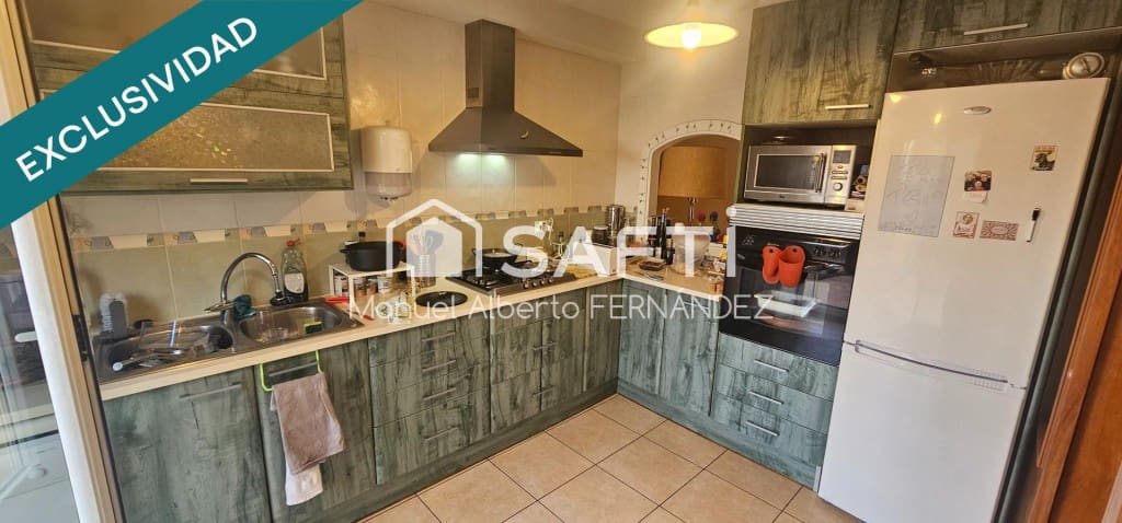 4 soveværelse Rækkehus til salg i Sant Hilari Sacalm med garage - € 298.000 (Ref: 9527553)