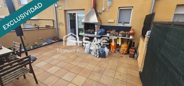 4 soveværelse Rækkehus til salg i Sant Hilari Sacalm med garage - € 298.000 (Ref: 9527553)