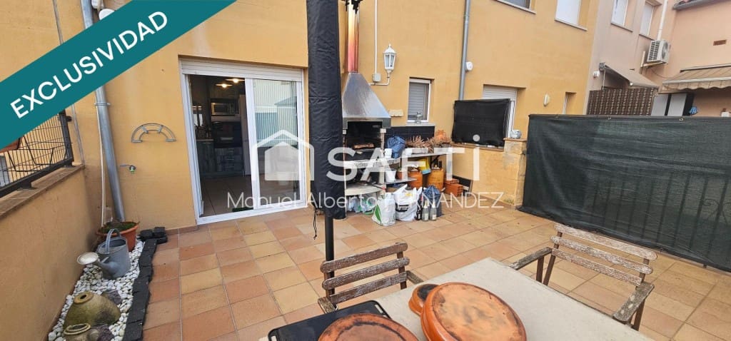 4 soveværelse Rækkehus til salg i Sant Hilari Sacalm med garage - € 298.000 (Ref: 9527553)