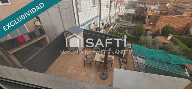 4 soveværelse Rækkehus til salg i Sant Hilari Sacalm med garage - € 298.000 (Ref: 9527553)