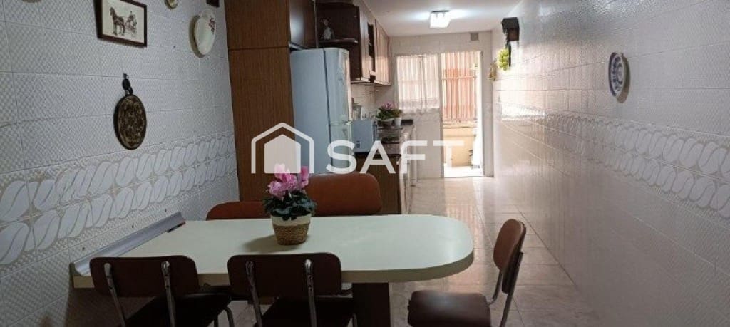 4 slaapkamer Appartement te koop in Valencia stad - € 389.000 (Ref: 9527557)